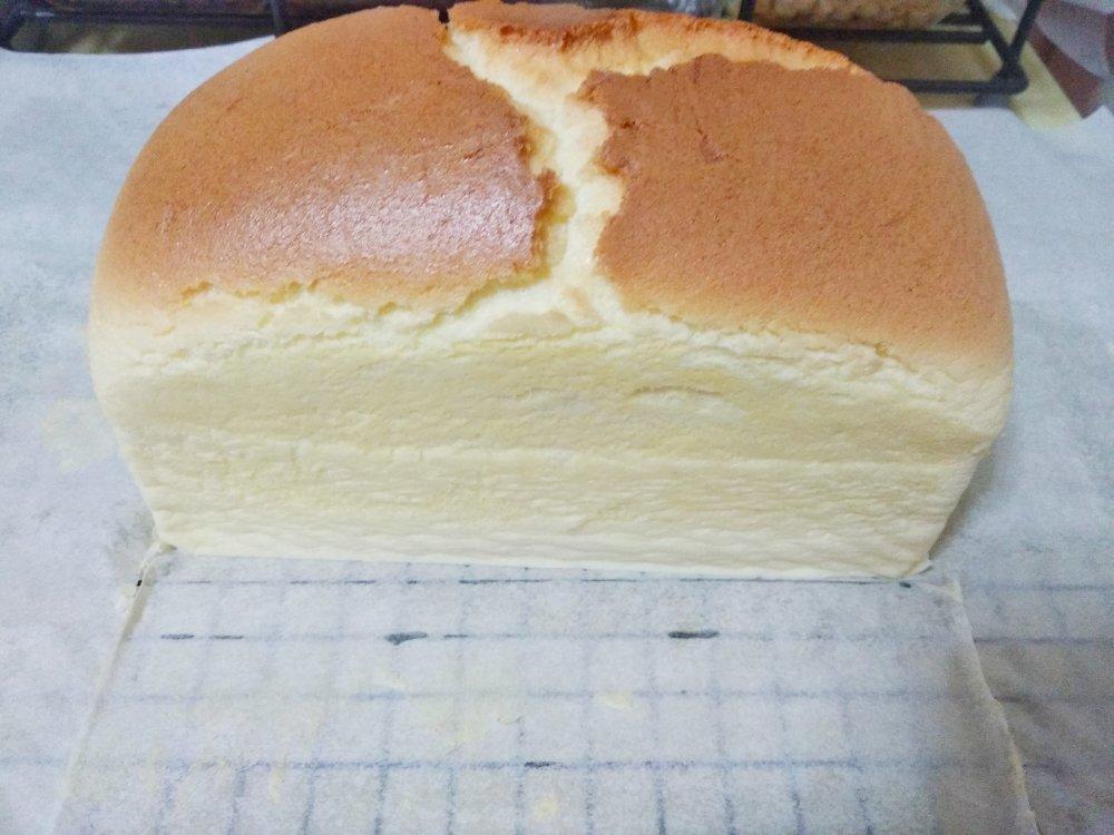 堪比柯基屁股
爆浆芝士🧀古早蛋糕