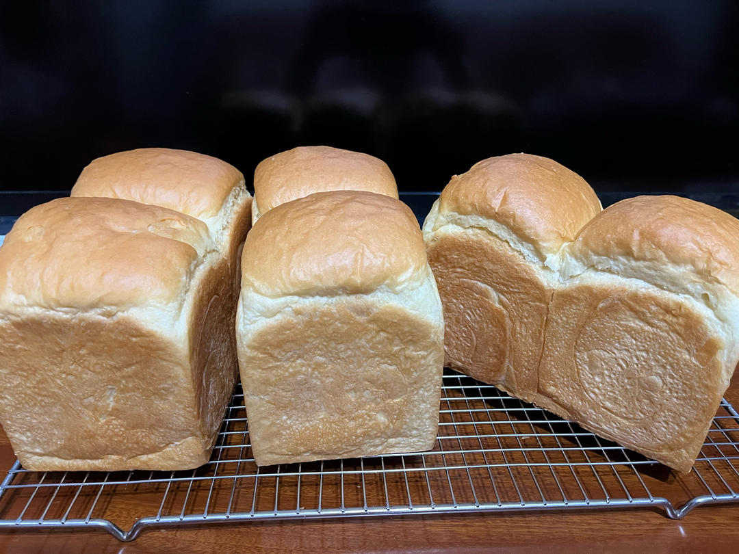🍞消耗淡奶油吐司｜无黄油｜软绵绵｜奶香浓郁