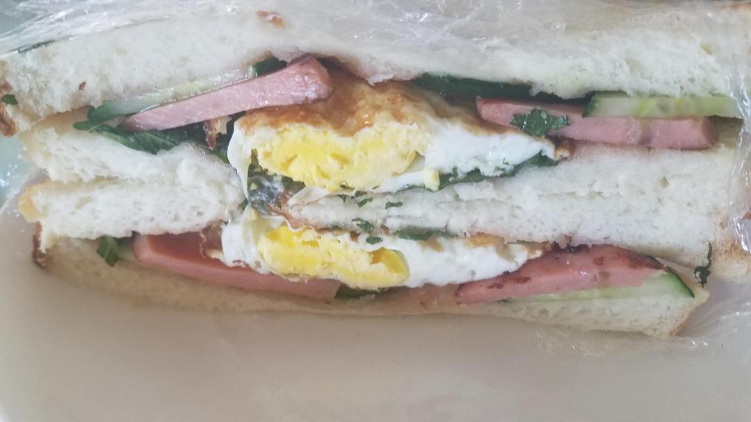 如何做超厚的沼三明治~详细tip！牛油果鸡蛋午餐肉三明治~