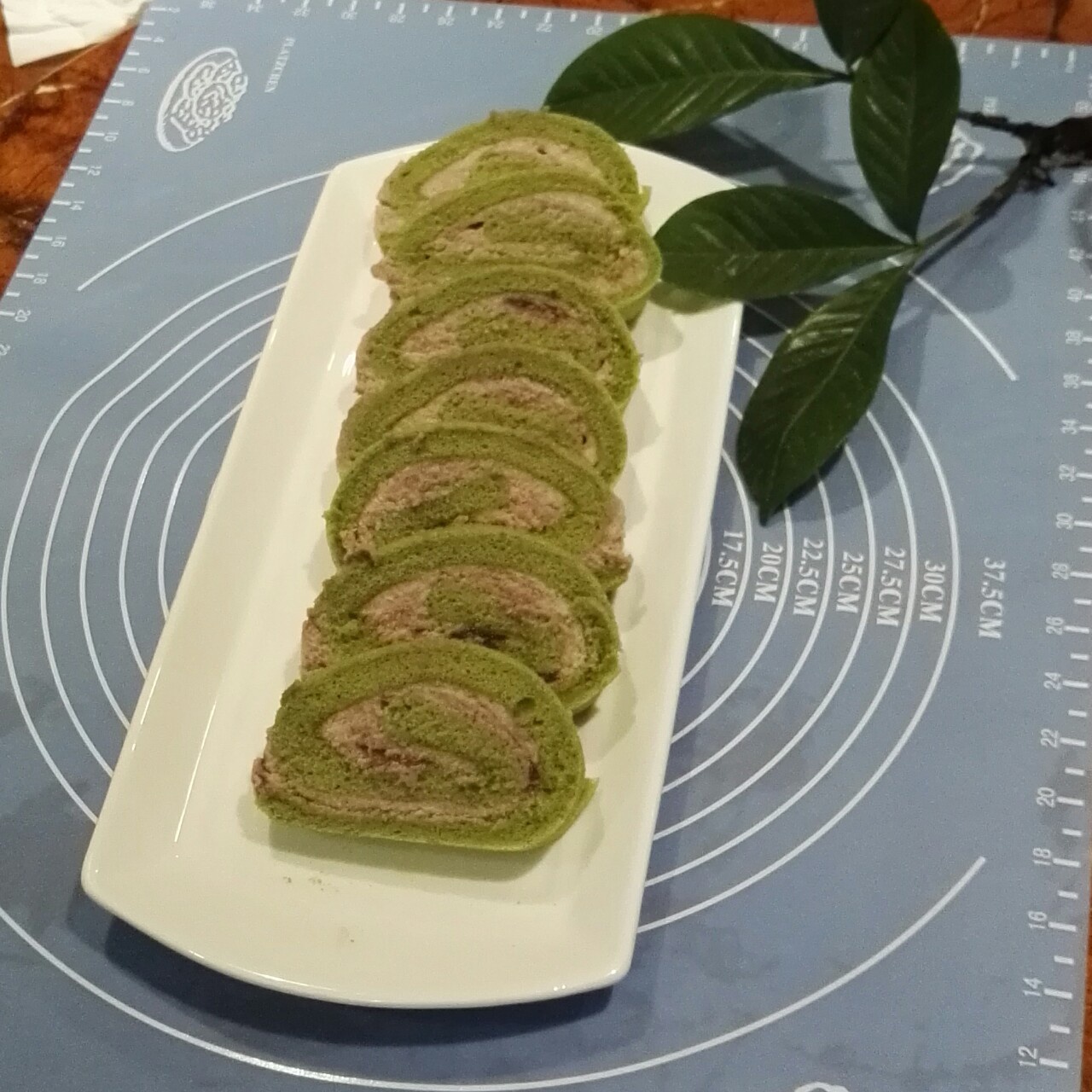 抹茶戚风蛋糕卷