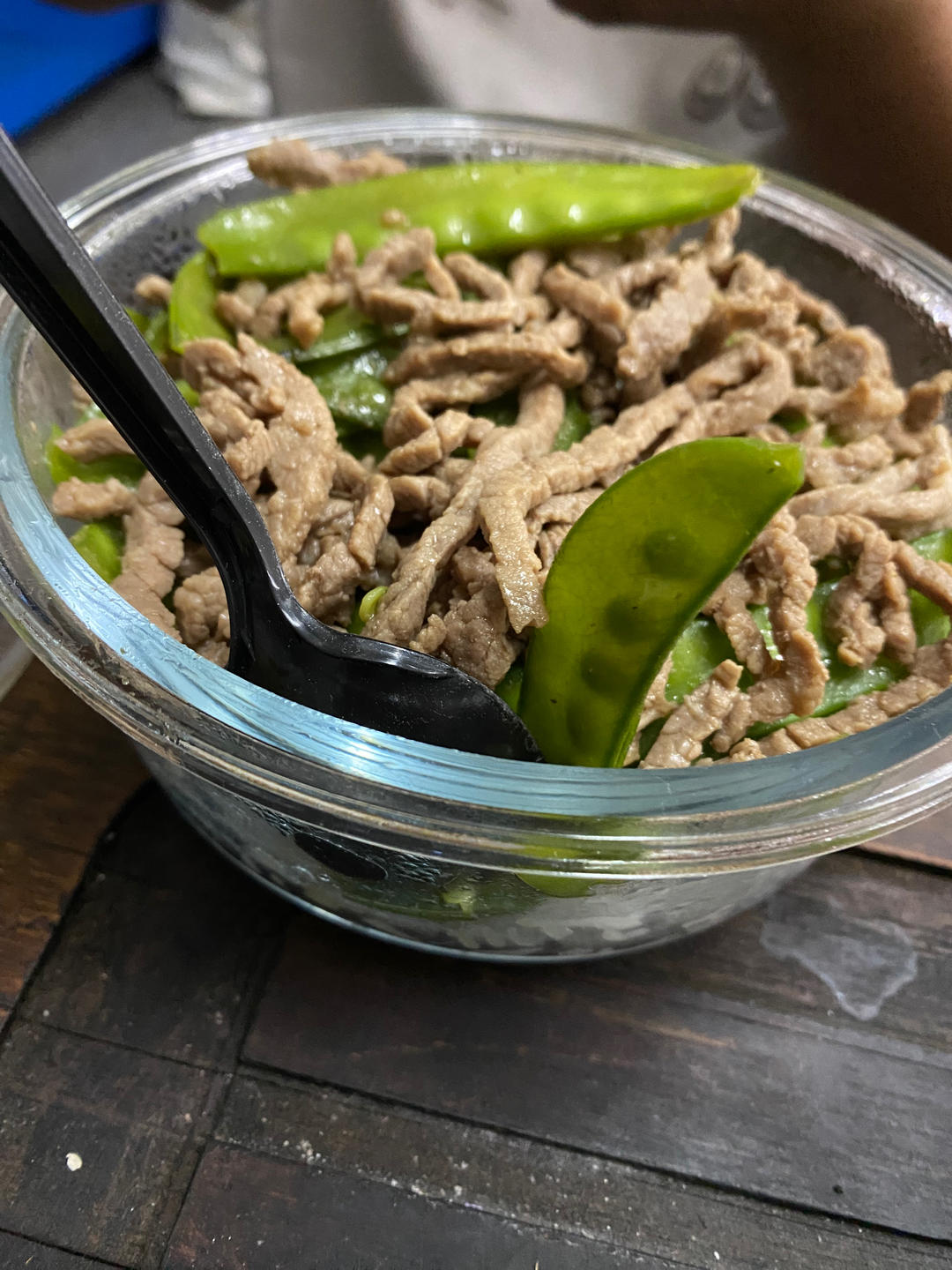 嫩滑蚝油牛肉炒荷兰豆