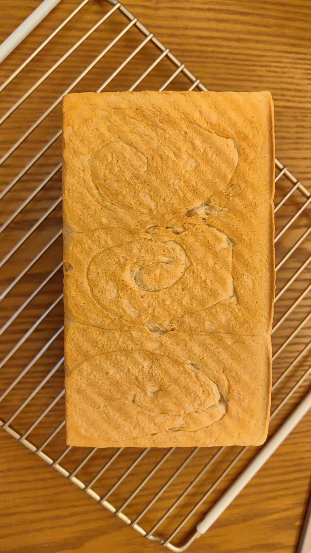 用烤箱自己做面包--手工牛奶吐司面包