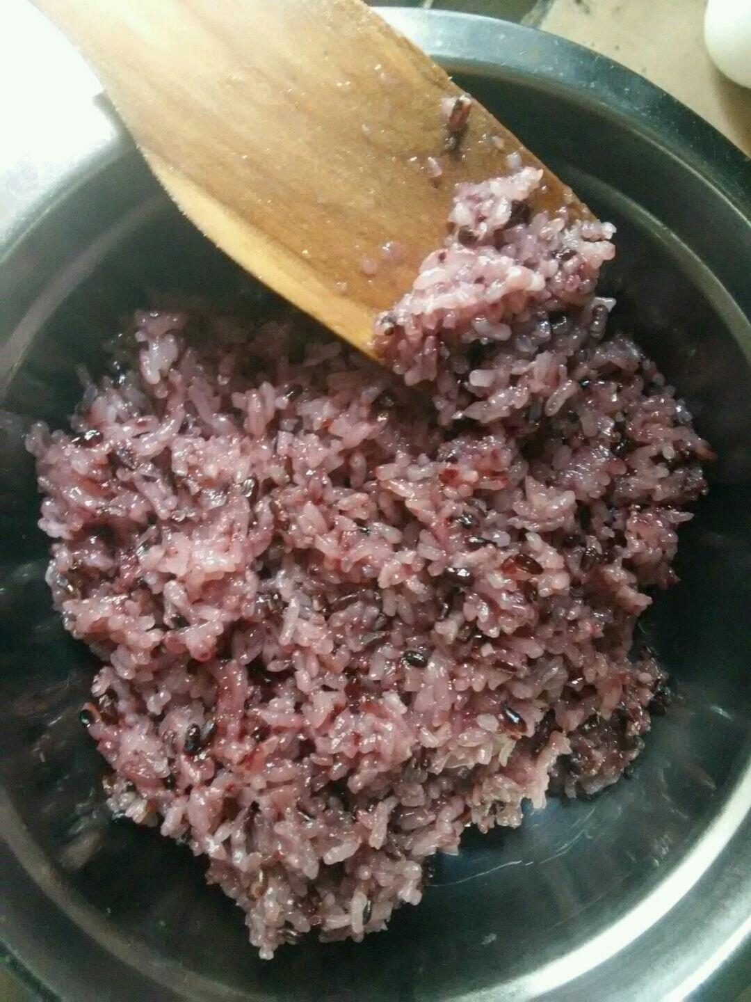 步骤图 快手软糯黑米粥 电饭锅版 的做法 快手软糯黑米粥 电饭锅版 的做法步骤 电饭煲 下厨房