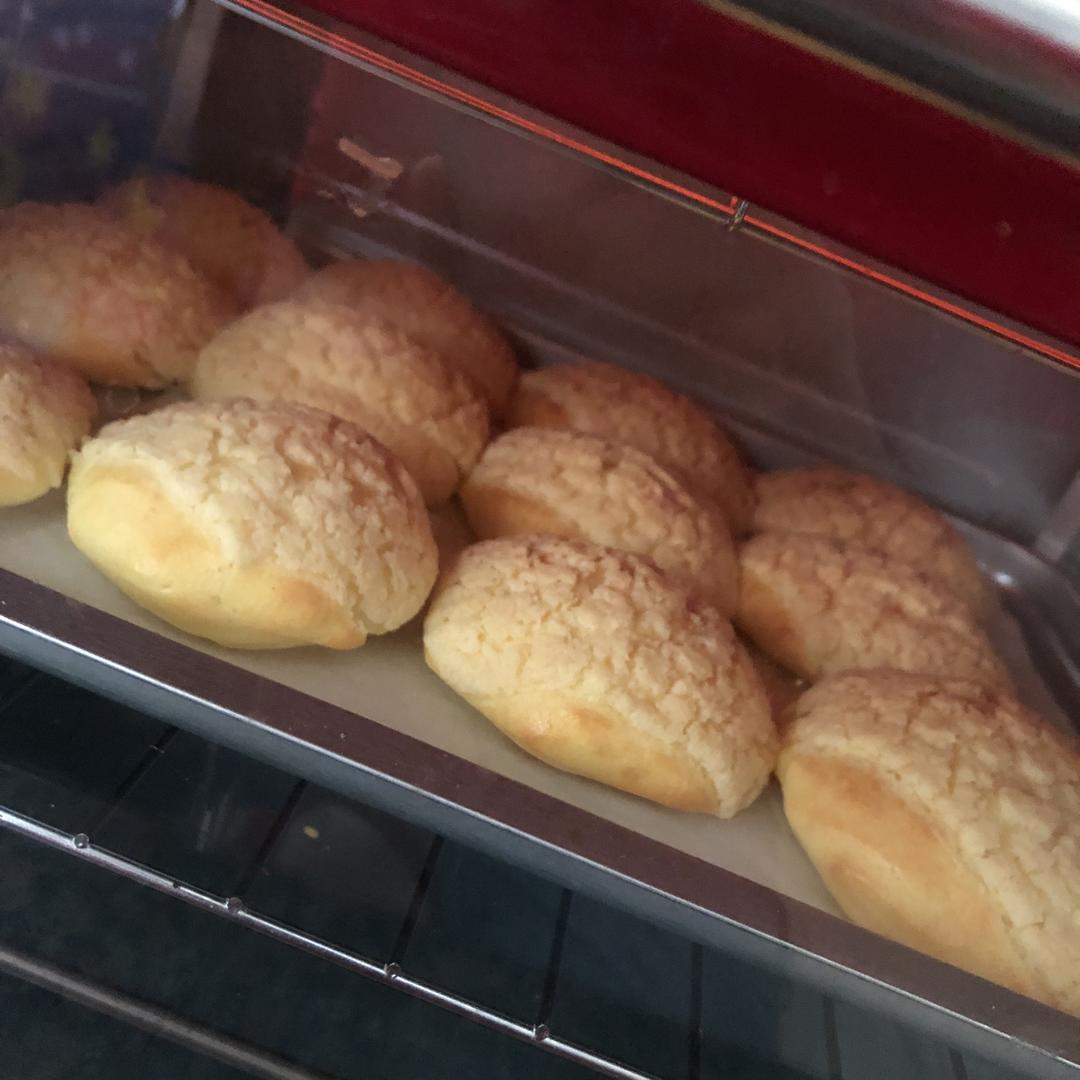 一口就爆浆的卡士达酥皮泡芙