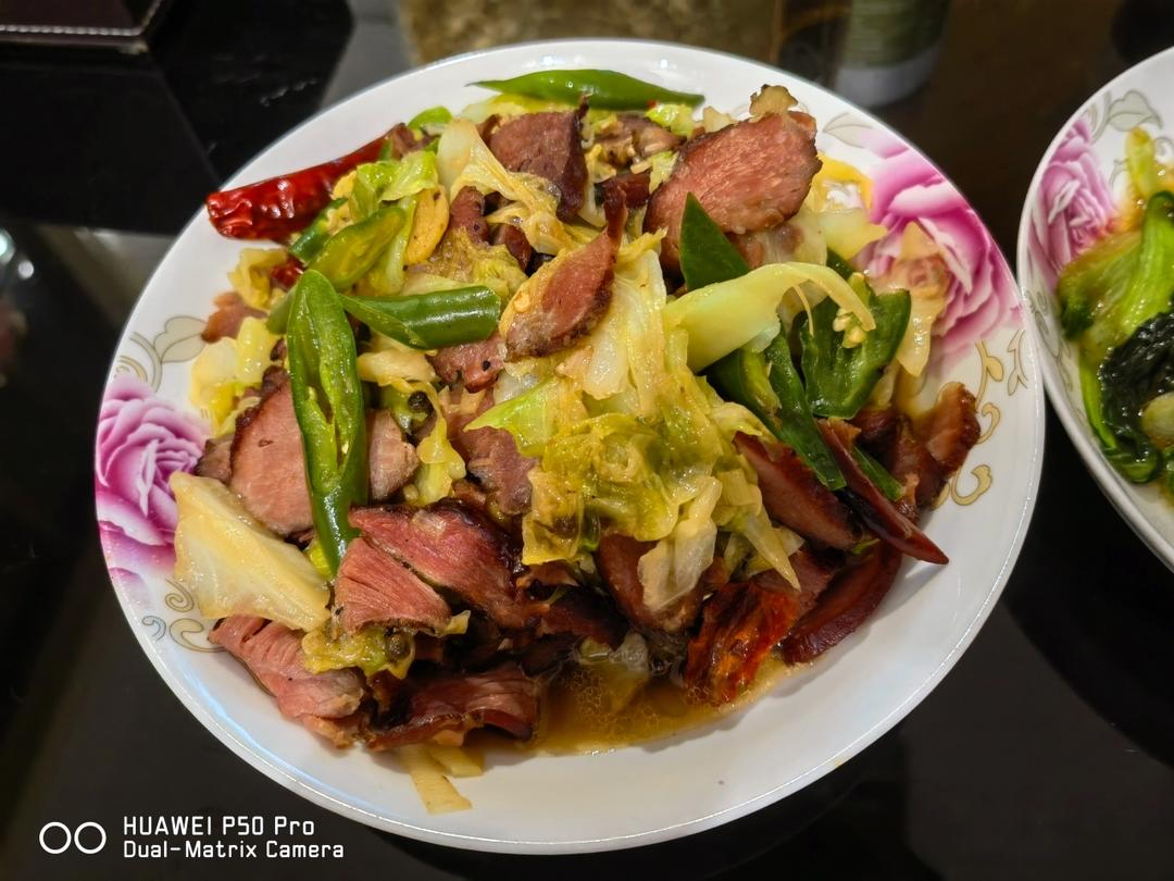 腊肉炒包菜