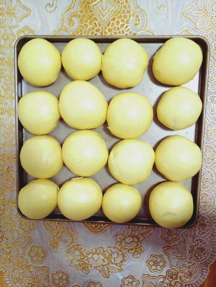 新手也可以--详解如何做出人见人爱、金黄的南瓜馒头