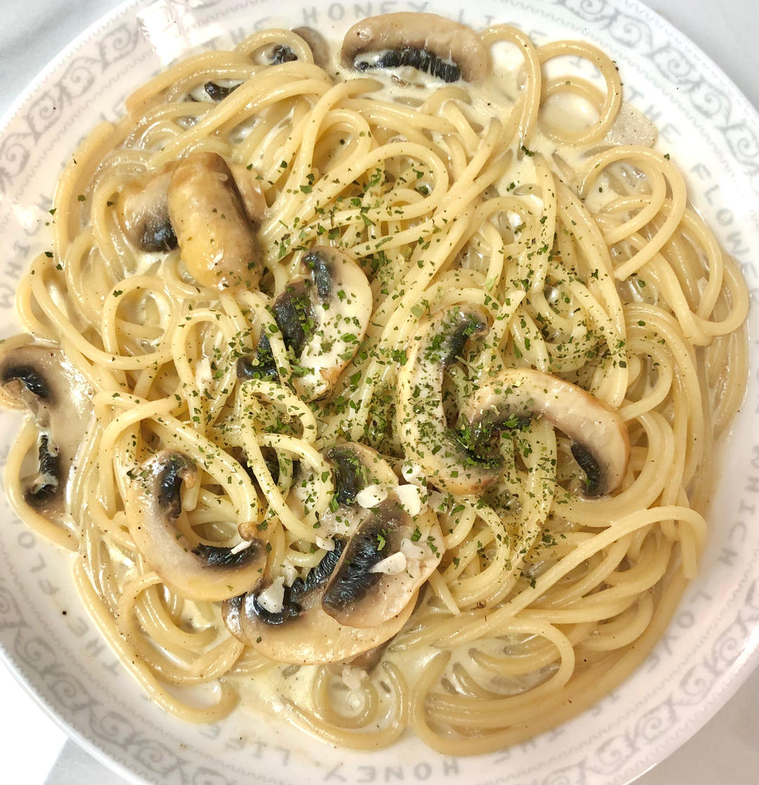 奶油蘑菇意面