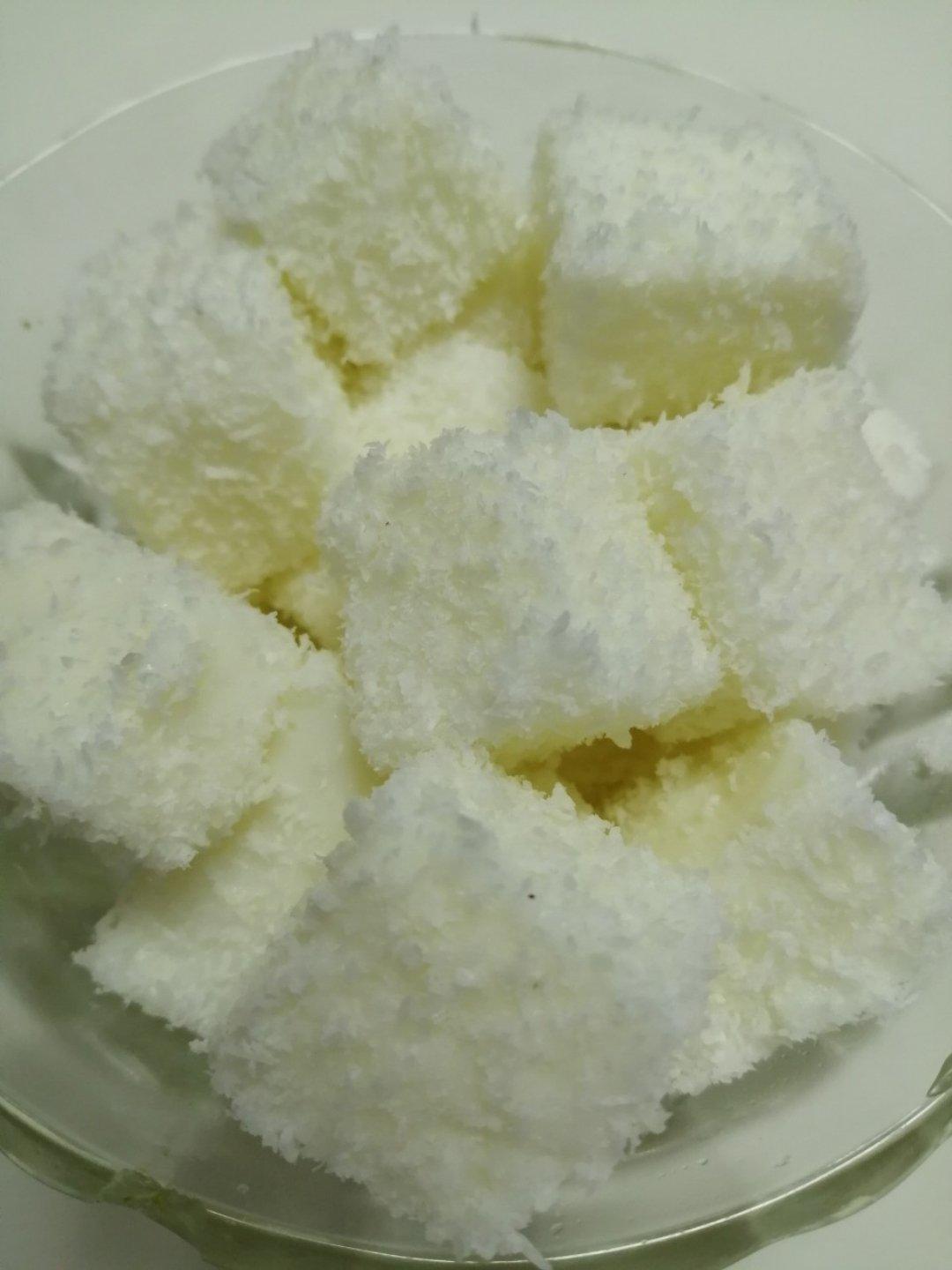 夏日小甜品❗️牛奶椰蓉小方