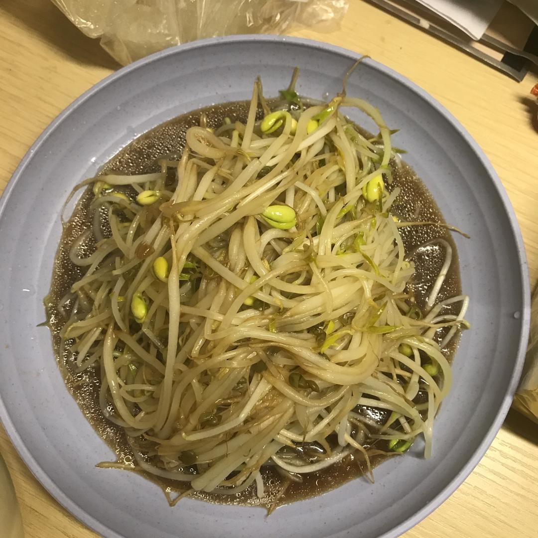 炝炒酸辣绿豆芽（超级快手菜）