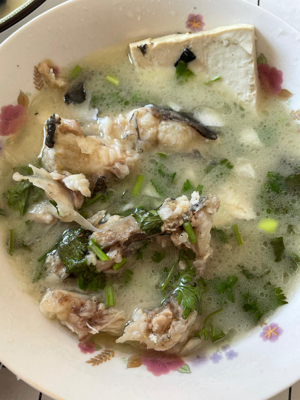 鮰鱼豆腐海鲜汤