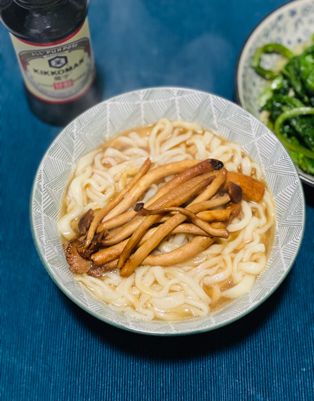 黄油茶树菇汤面