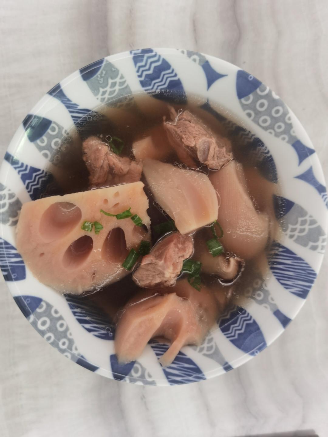 湖北菜肴 排骨藕汤
