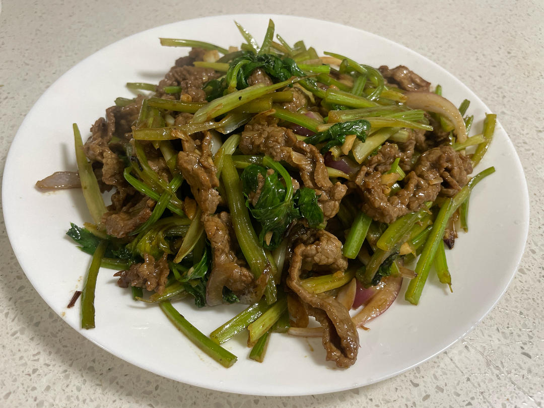 小炒牛肉（肉嫩味香）