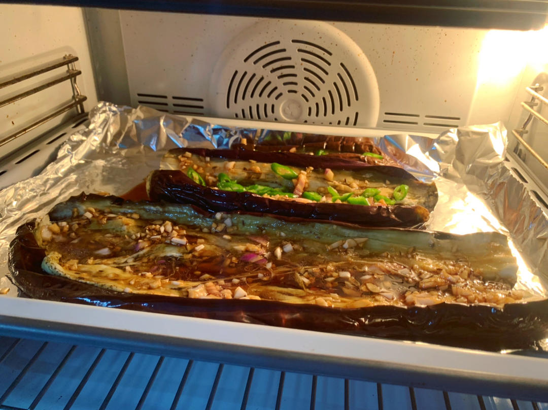 CC招牌菜销魂烤茄子，百吃不厌！