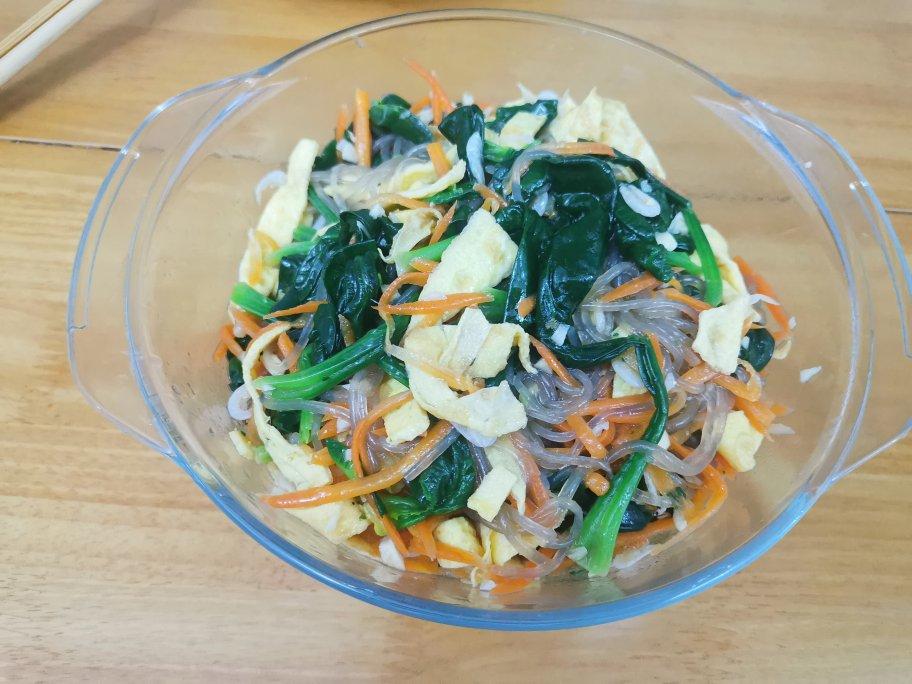 凉拌菠菜胡萝卜鸡蛋粉丝