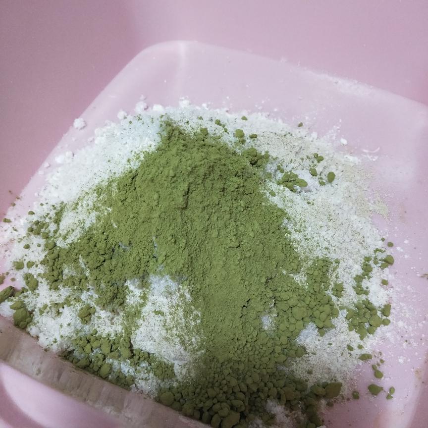 妹妹の抹茶蜜蜜豆欧包(不用厨师机)的做法 步骤1