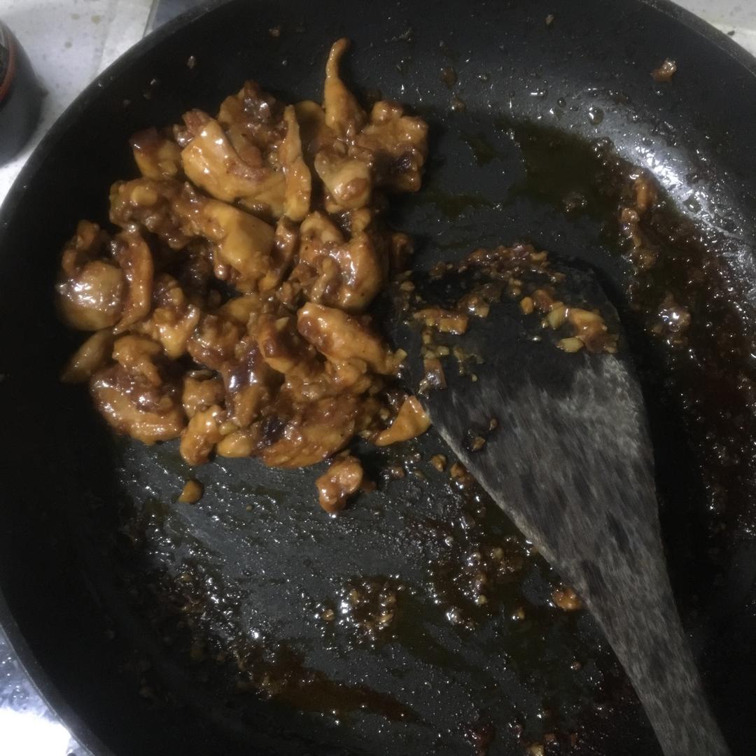 【黑椒鸡腿饭】