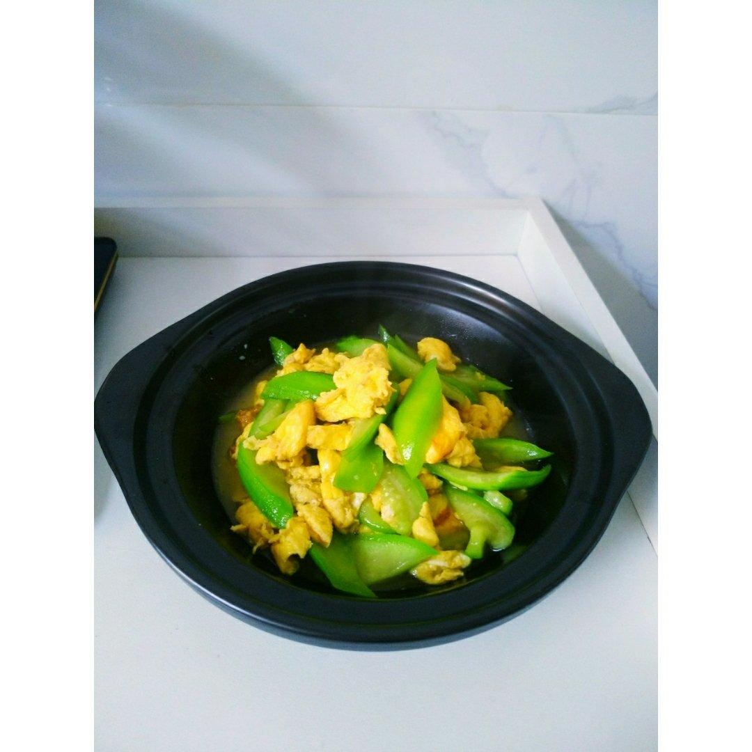 白玉菇丝瓜炒鸡蛋