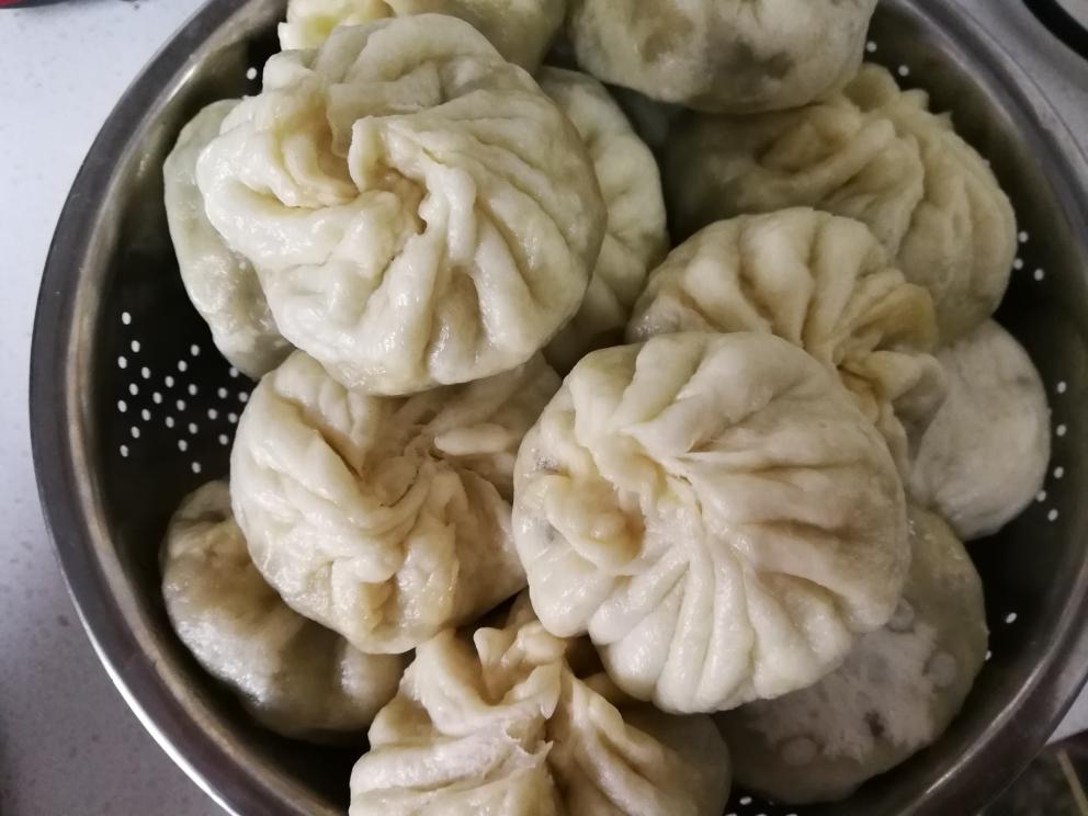 卤肉菜菜包