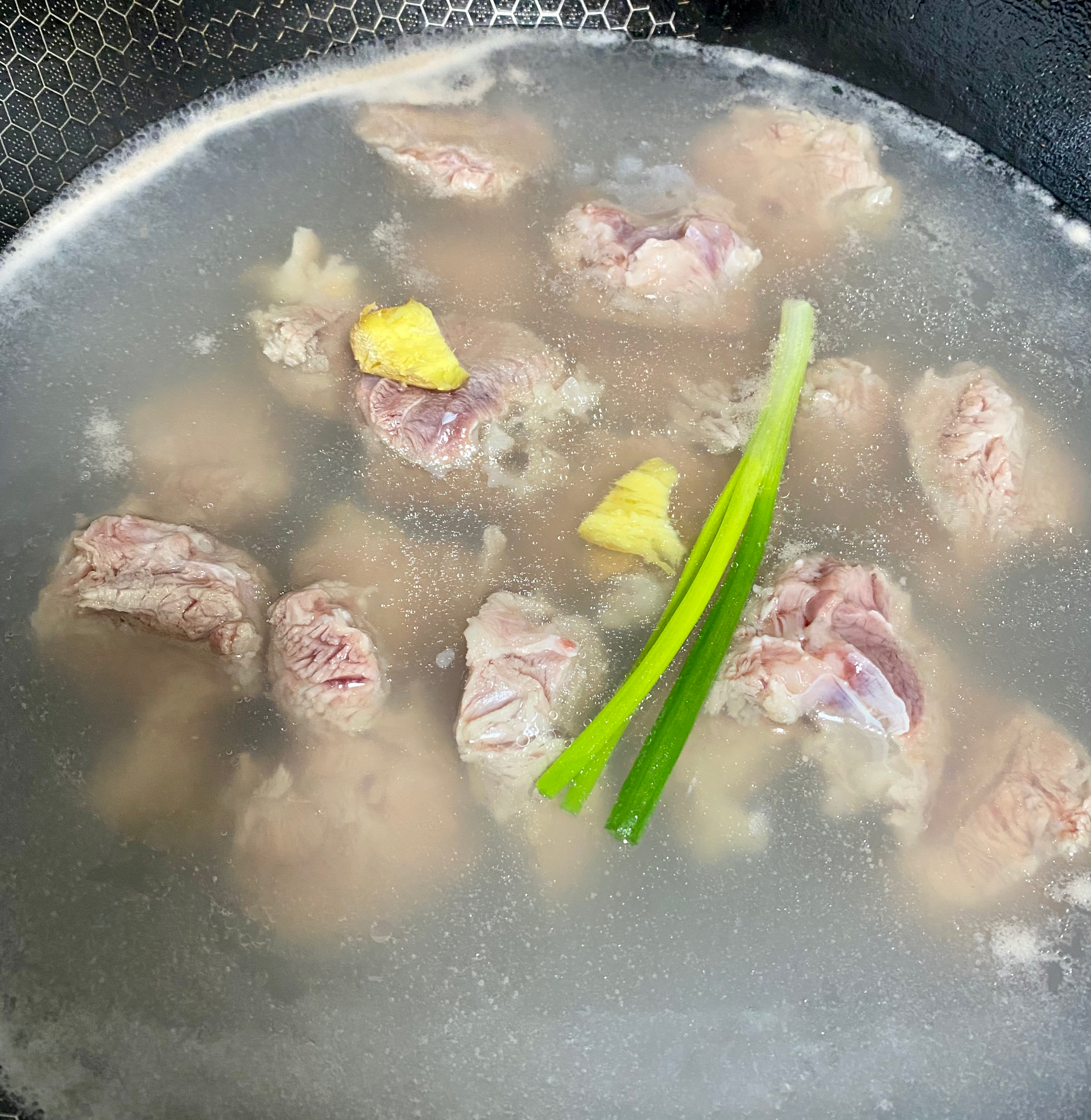 淮山牛肉汤的做法 步骤2