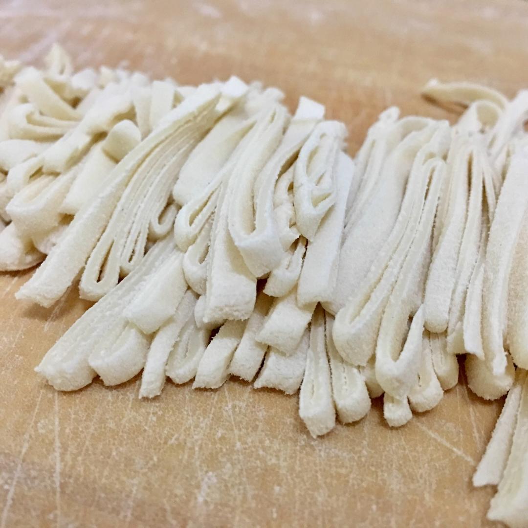 快手纯手工擀面条