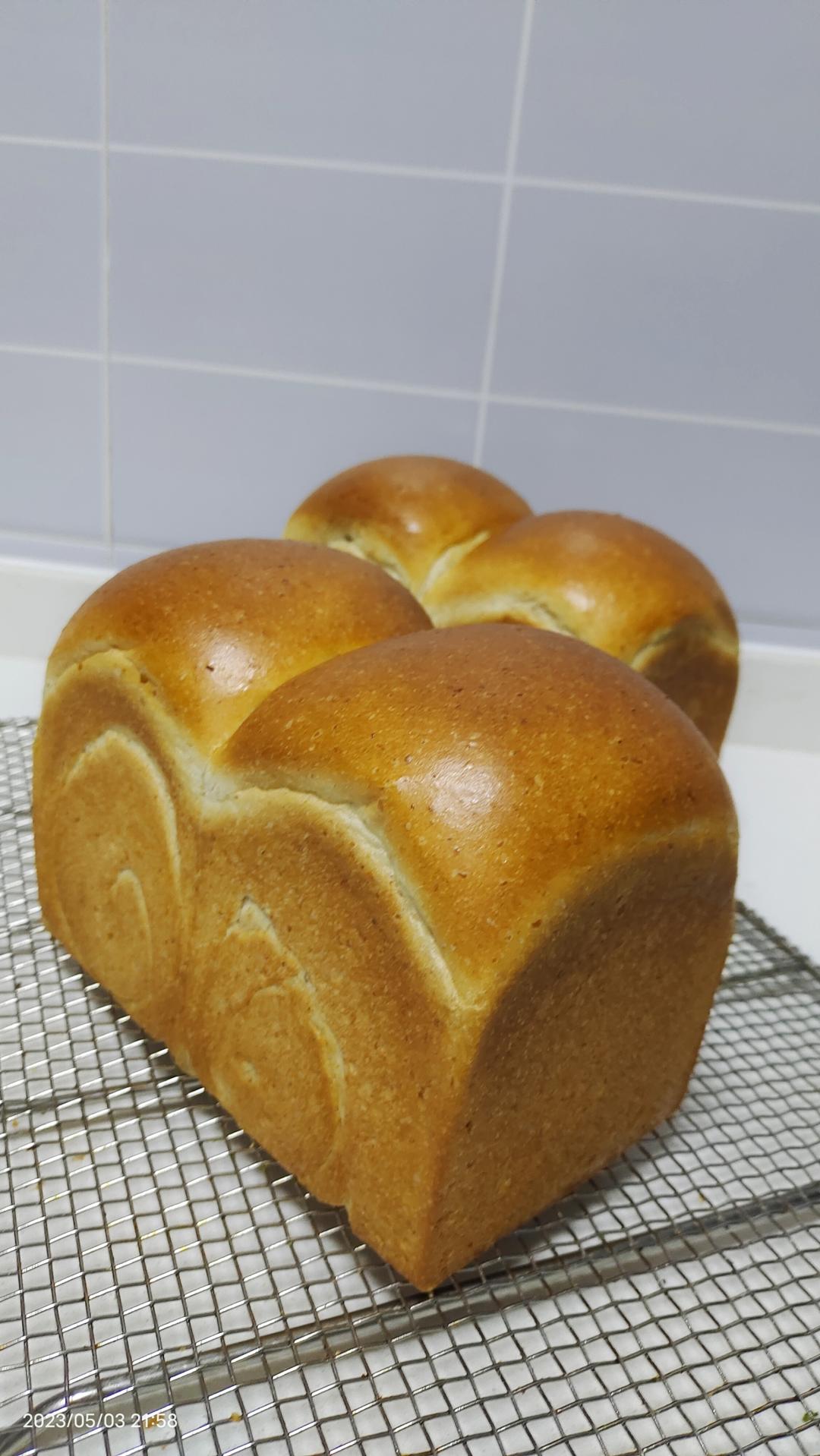 奶香浓郁的奶酪吐司