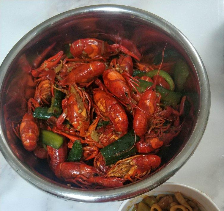 香辣小龙虾-超详细处理干净步骤！