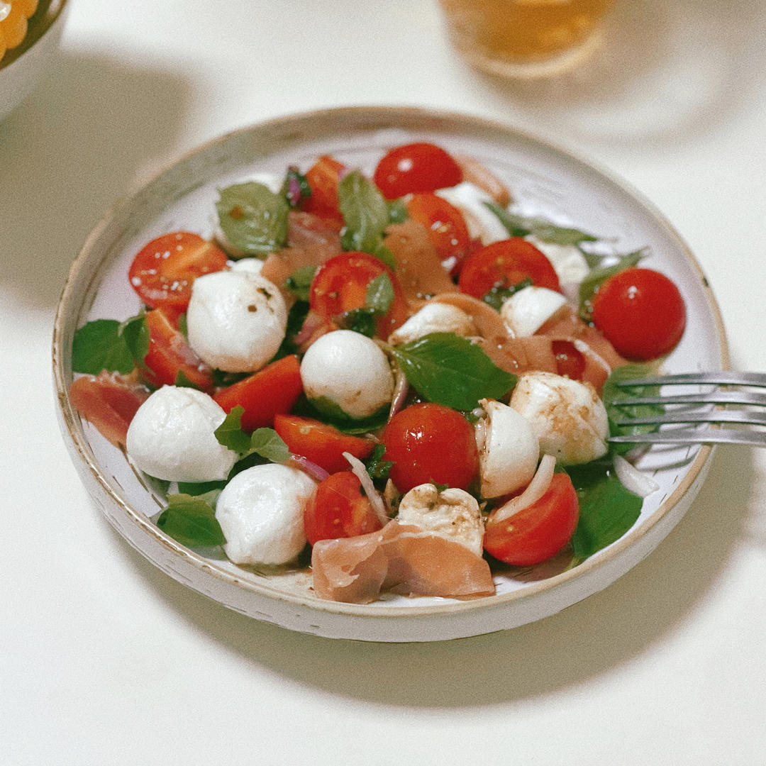 传统意大利家庭版水牛芝士番茄沙拉（卡布里沙拉）