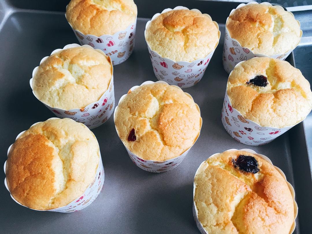 软绵绵的纸杯蛋糕