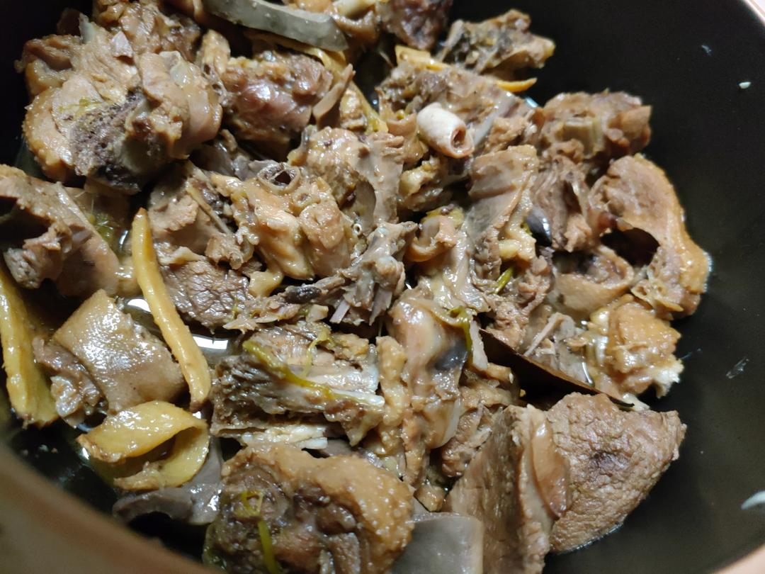 广式铁锅炖大鹅(鹅乸煲)