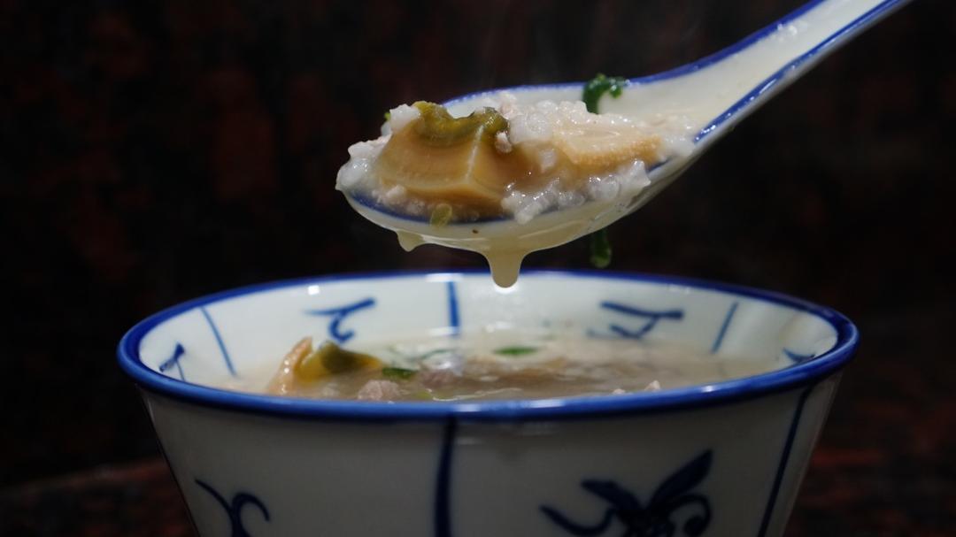 皮蛋粥做法，潮汕人爱喝的家常砂锅粥，鲜香开胃的做法