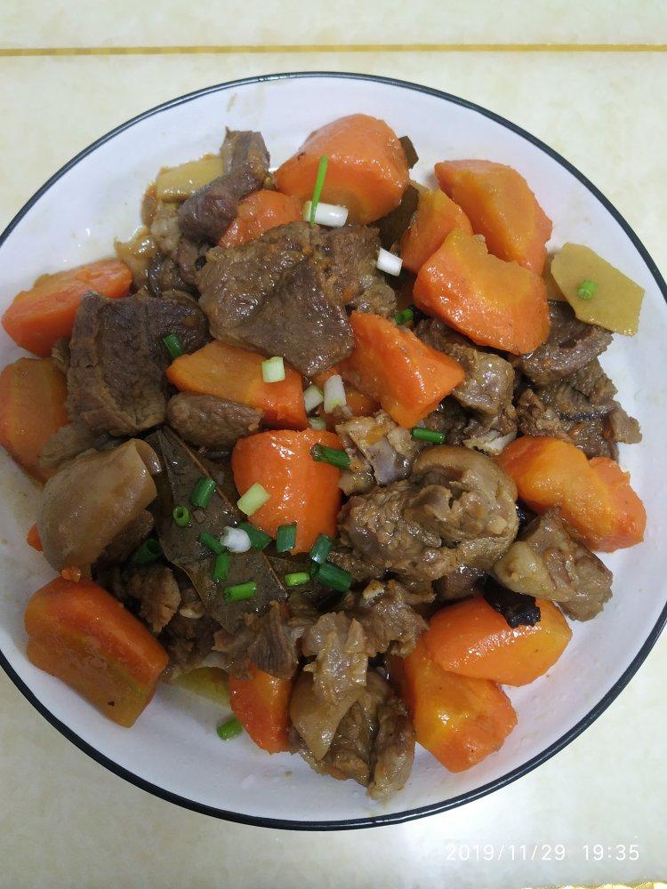 胡萝卜焖羊肉