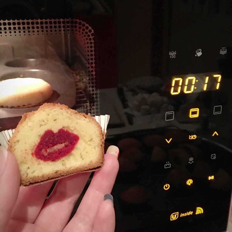 #海尔嫩烤箱#香吻杯子蛋糕（桂花草莓风味蛋糕）的做法
