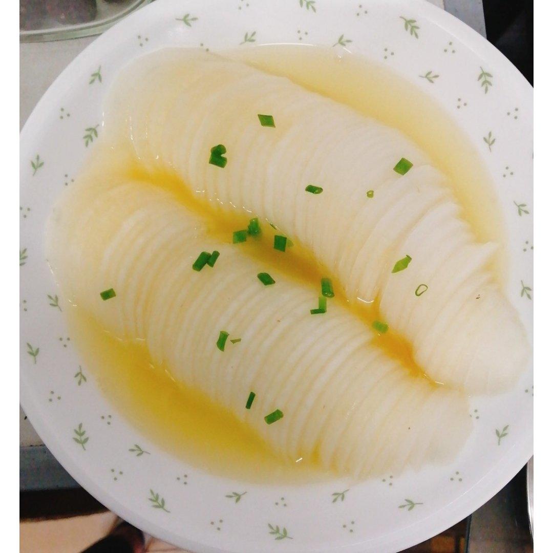 不能更简单美味的鸡汁蒸白萝卜