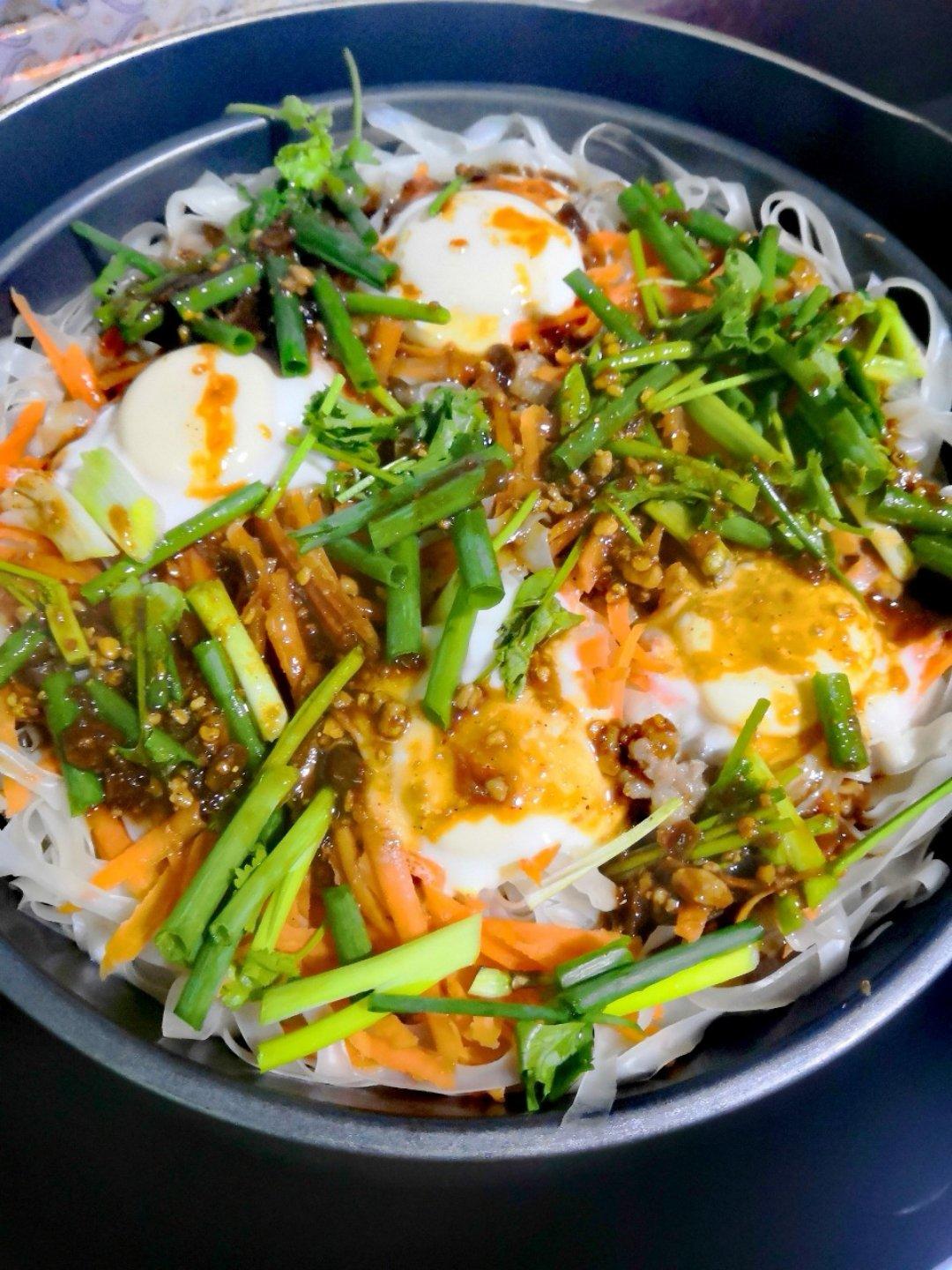 作品早餐612018年10月2日#早餐612018年10月2日#鸡蛋肉碎蒸河粉