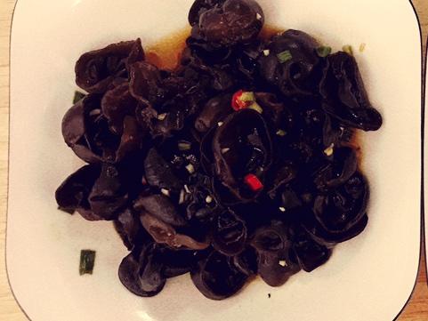 简单美味凉拌木耳