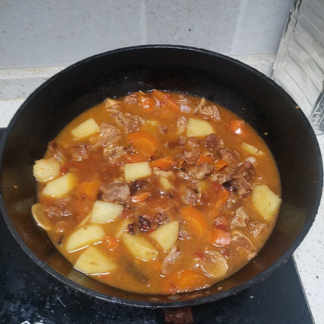 番茄土豆炖牛腩
