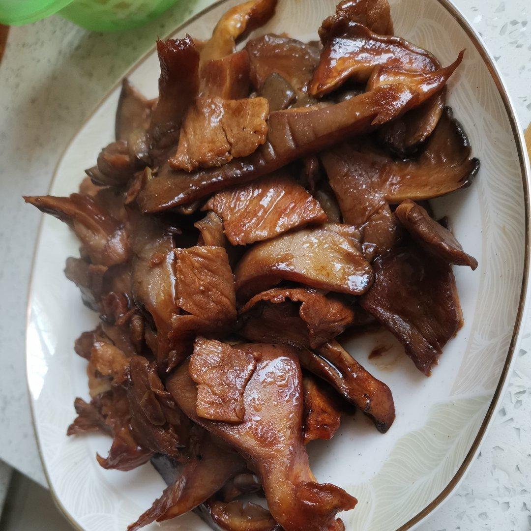 5分钟做道下饭菜--平菇炒肉