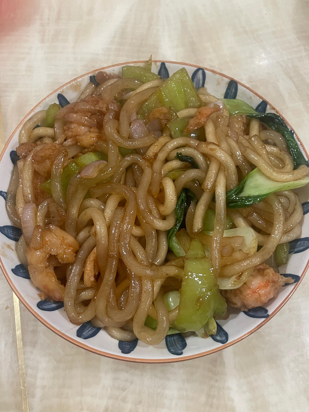 虾仁炒乌冬面～酱汁浓郁，瞬间光盘