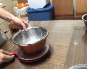 麻薯蛋黄酥的做法 步骤2