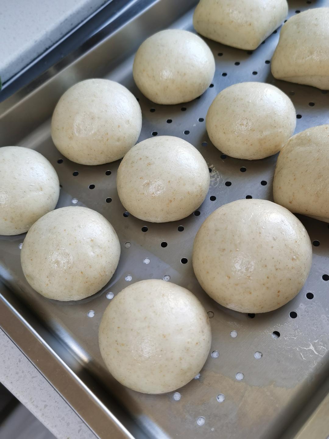 无油无糖松软的全麦馒头