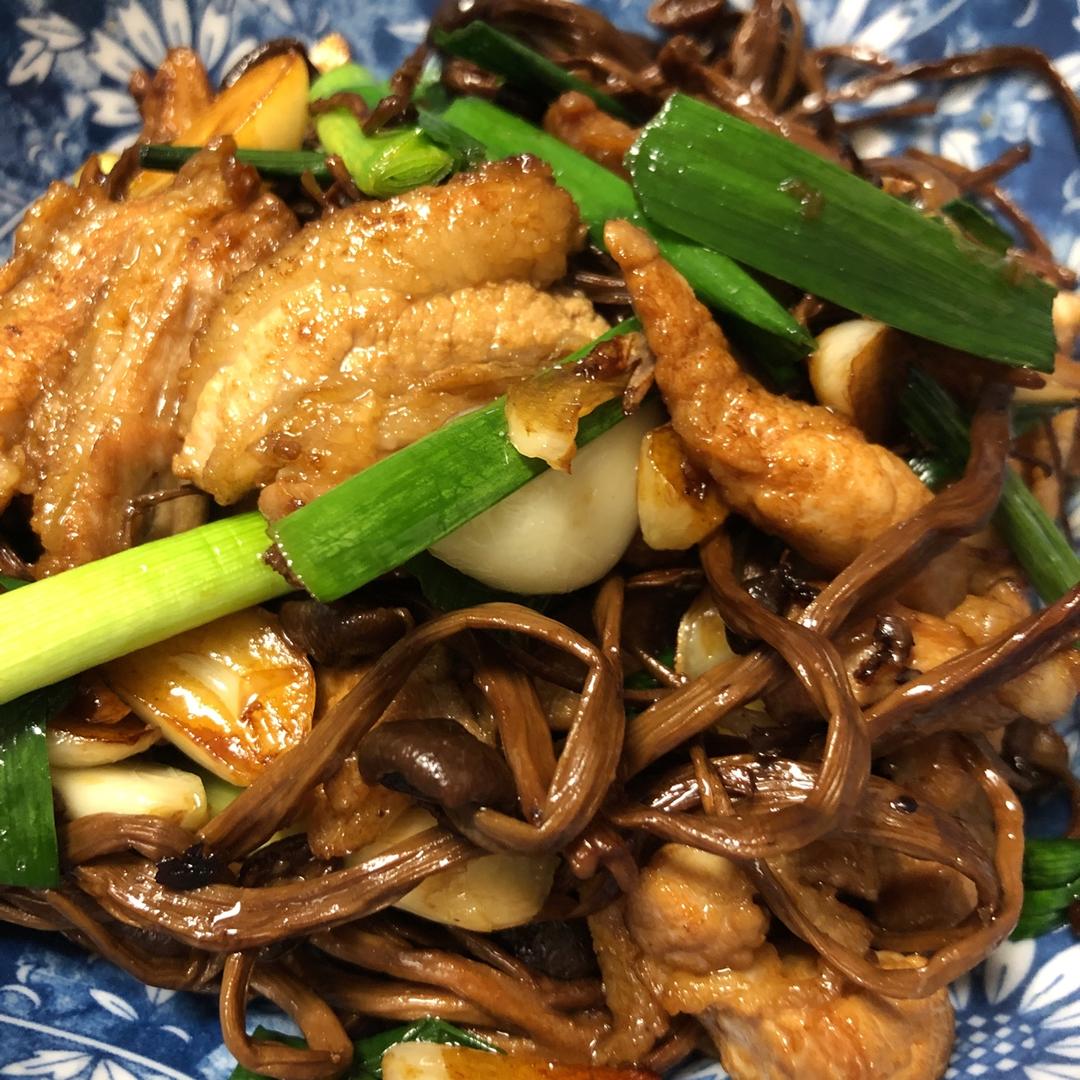 茶树菇炒肉