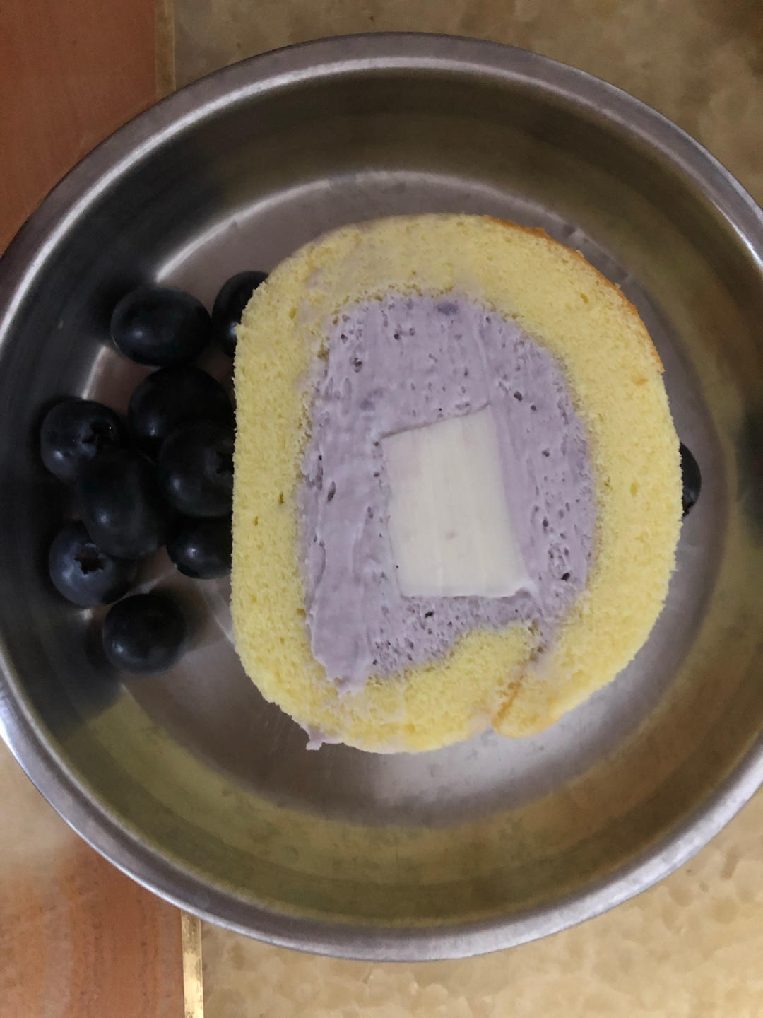 敲好吃的芋泥奶冻蛋糕卷