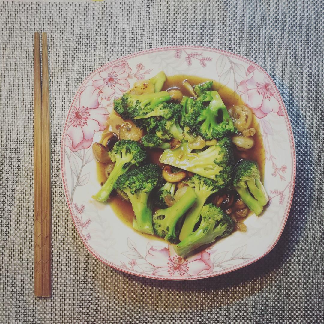 腰果虾仁炒西兰花