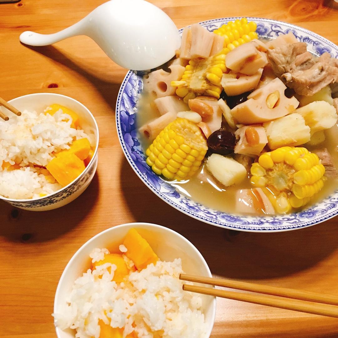 玉米排骨莲藕汤