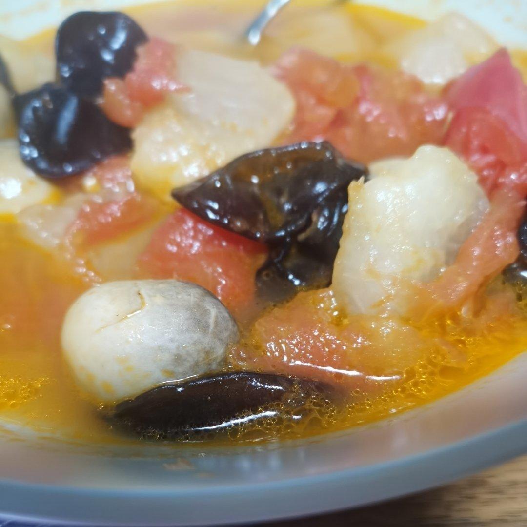 番茄木耳草菇汤