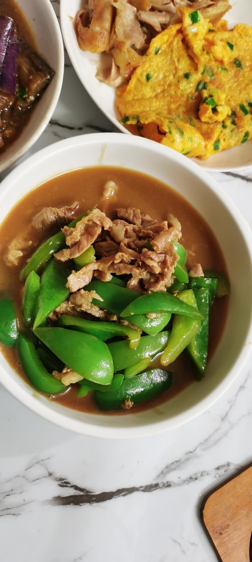 甜椒酱油炒猪肉的做法