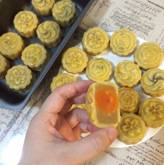 广式莲蓉蛋黄月饼