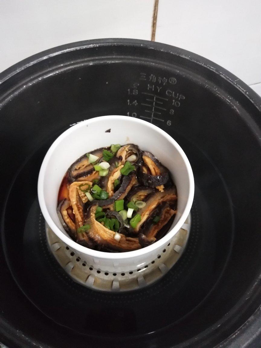海参蒸蛋——非常适合孩子和老人吃哦