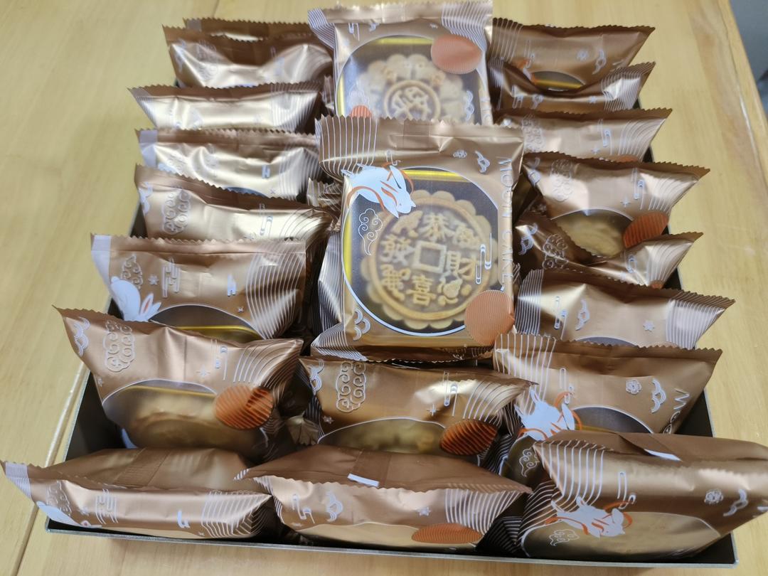 广式豆沙蛋黄月饼（步骤超详细，新手适用）